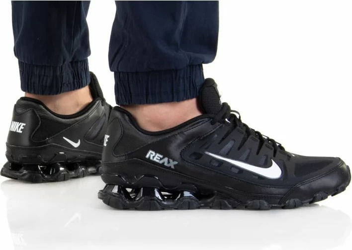 Atlete për meshkuj Nike, të zeza