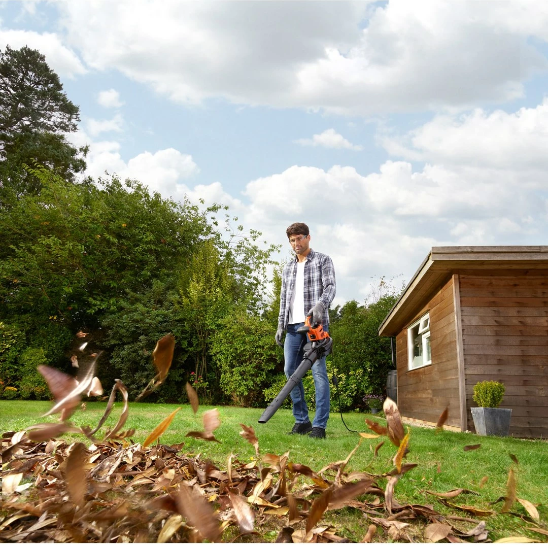 Fshesë me ajër dorëshe BLACK+DECKER BEBLV300-QS, 315 km/h, 40L, portokalli