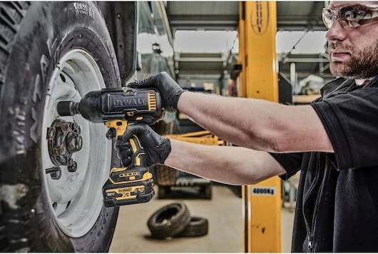 Çelës goditës DeWALT 18V 5Ah, i verdhë