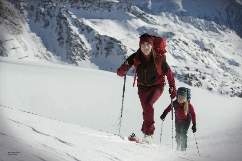 Jakne Salewa për femra, e zezë