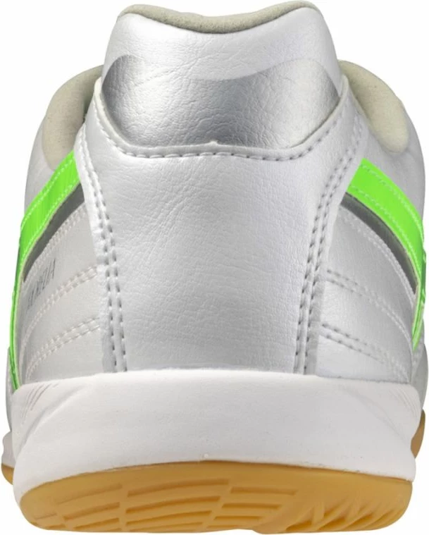 Atlete futbolli për meshkuj Mizuno, të bardha