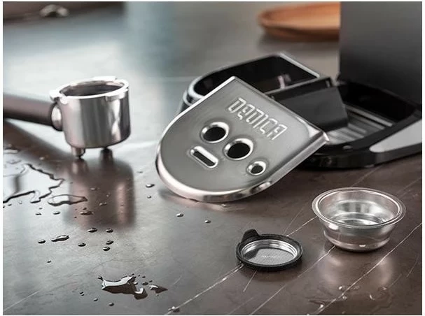 Aparat për kafe DeLonghi Dedica EC 685, 1350 W, e kuqe