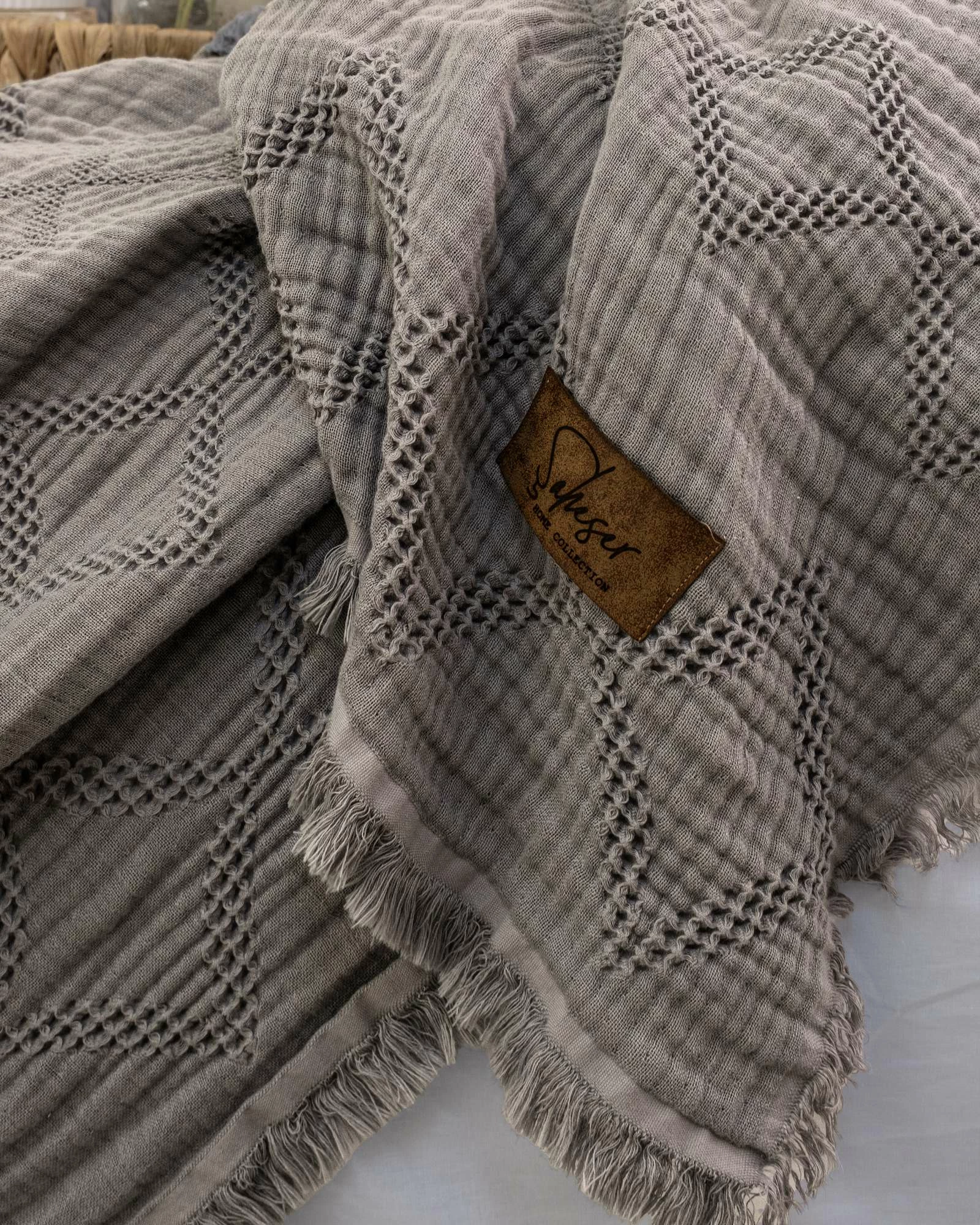 Mbulesë krevati dopio, ngjyrë mink, L'essentiel, Oscar