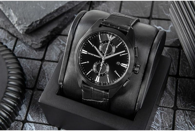 Orë dore për meshkuj Emporio Armani, e zezë