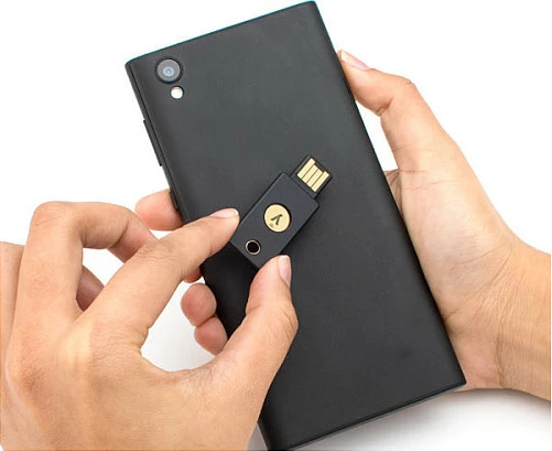 USB çelës sigurie Yubico YubiKey 5 NFC FIPS, NFC, e zezë