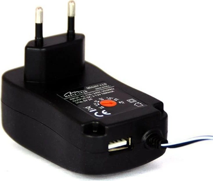 Karikues universal Media-Tech MT6267 V2 për tabletë, 12V, 1A, i zi me 6 konektorë