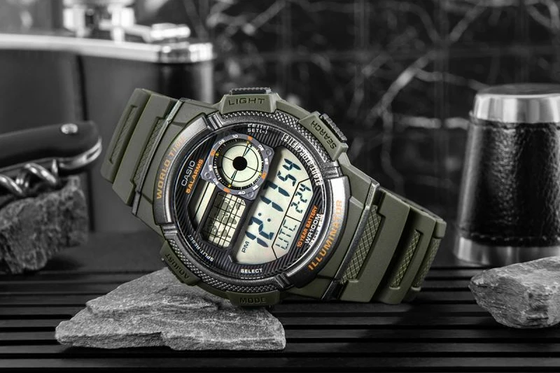 Orë dore për meshkuj Casio, e zezë