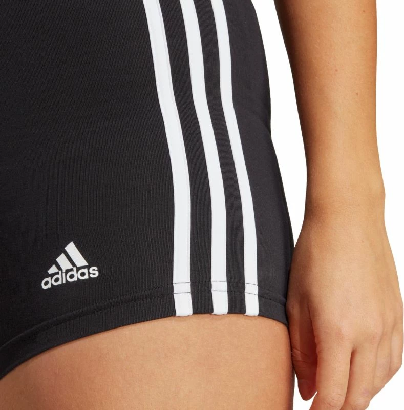 Shorce adidas për femra, të zeza