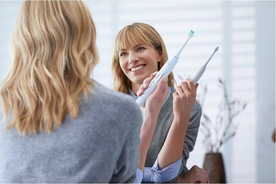 Furçë dhëmbësh sonike Philips Sonicare ProtectiveClean 6100 HX6877/34, e bardhë