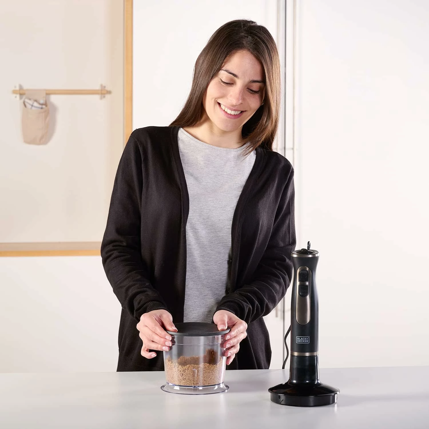 Blender dore Black&Decker BXHBA800E 800W me aksesorë, i zi