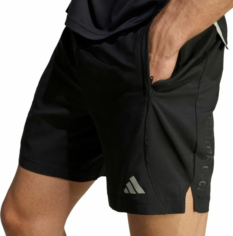 Shorce për meshkuj adidas Tech Apparel JM8132, të zeza