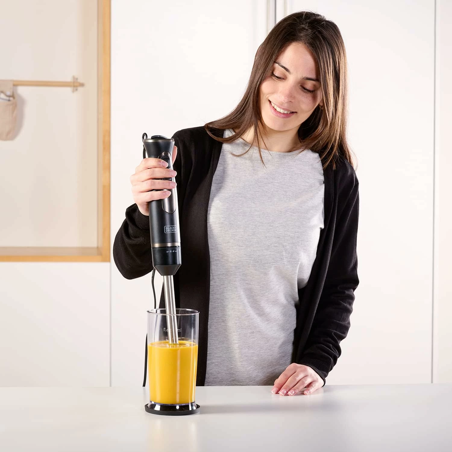 Blender dore Black&Decker BXHBA800E 800W me aksesorë, i zi