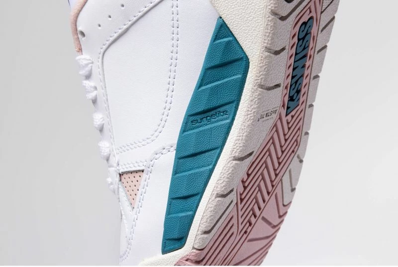 Atlete femra K-Swiss, të bardha