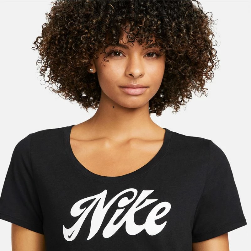 Maicë Nike për femra, e zezë