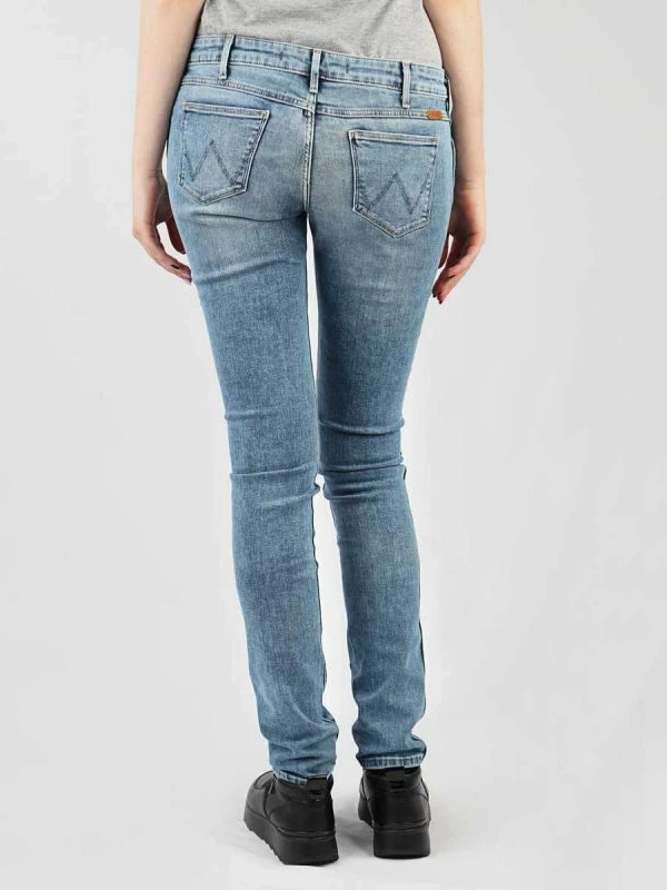 Pantallona xhins femra Wrangler, blu