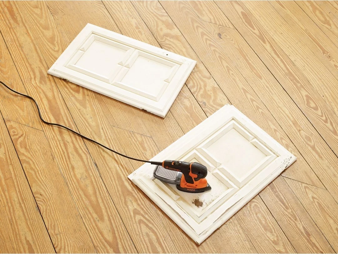 Lëmues elektrik BLACK+DECKER KA2500K-QS Mouse, 120W, portokalli/zi, me valixhe