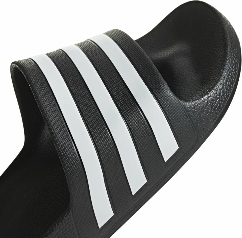 Atlete për turizëm adidas, të zeza