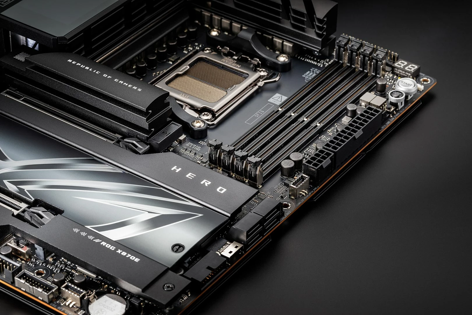 Pllakë amë ASUS ROG CROSSHAIR X870E HERO, Socket AM5, ATX