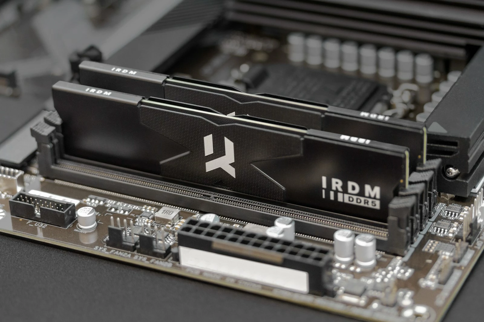 RAM memorje Goodram IRDM DDR5, 32 GB (2x16 GB), IR-5600D564L36S/32GDC, me heatsink, e zezë