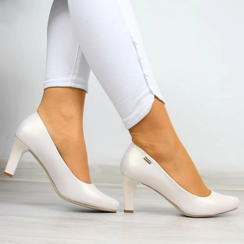 Këpucë me taka Sergio Leone femra, bezhë