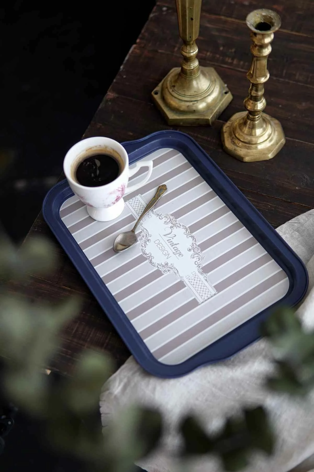 Tabaka metalike shumëngjyrëshe Hermia Concept, EE1625B