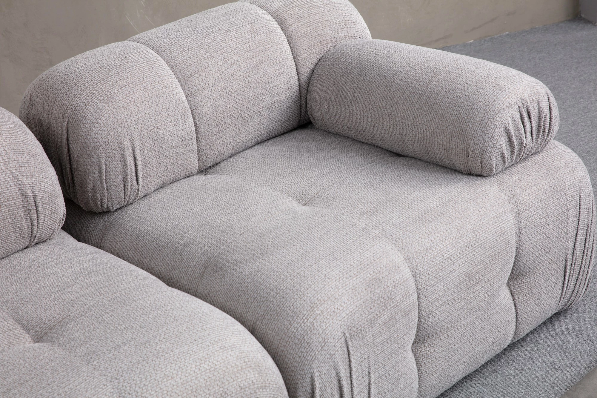 Divan dy ulëshe Atelier del Sofa Petite 2, ngjyrë gri e çelët