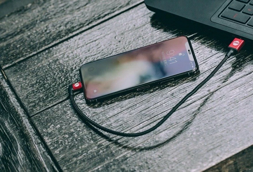 kabllo USB-A në Lightning MFI PGYTECH P-GM-115 0.35m 5W e zezë-kuqe