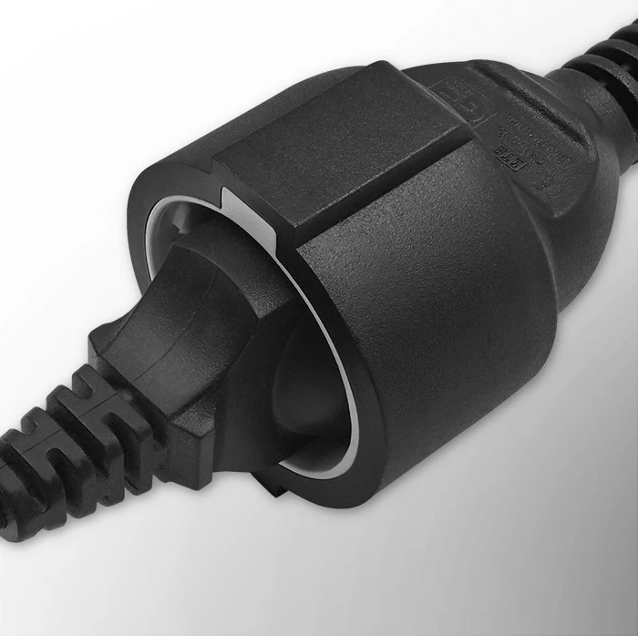 Adapter energjie Qoltec IEC 320 C14 në Schuko, 0.15m, Zi