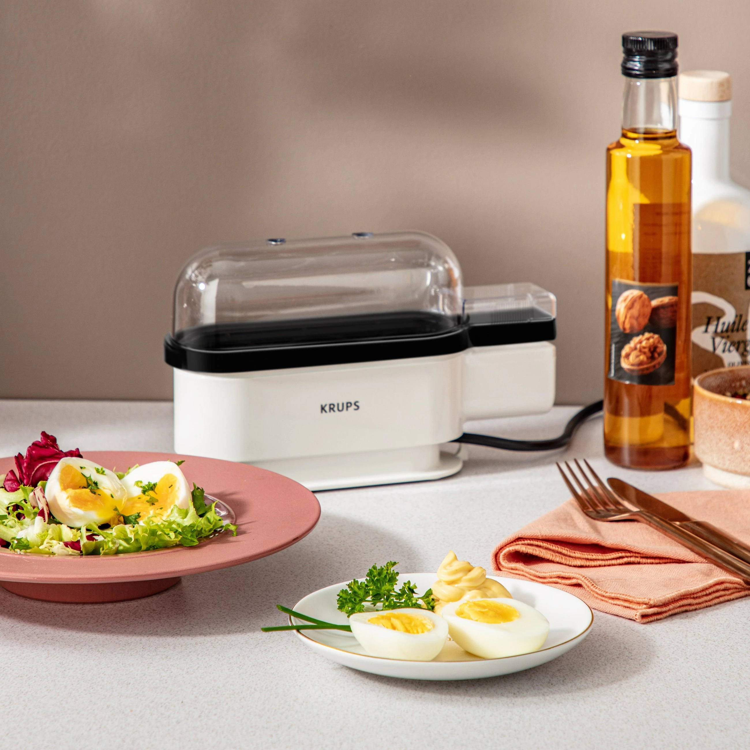 Aparat për zierje vezësh Krups EG 234115 Ovomat Trio, 300W, zi/bardhë