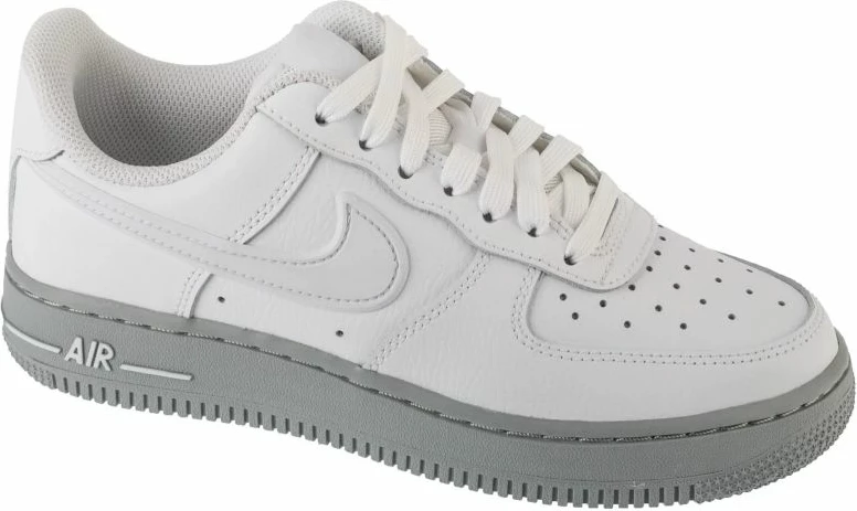 Atlete Nike për meshkuj, të bardha
