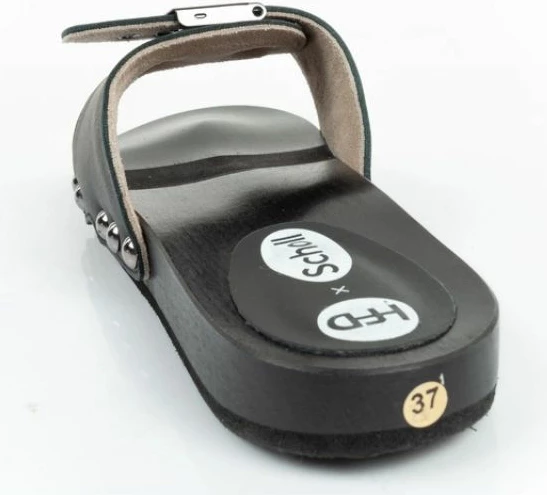 Klompa femra Scholl, të zeza