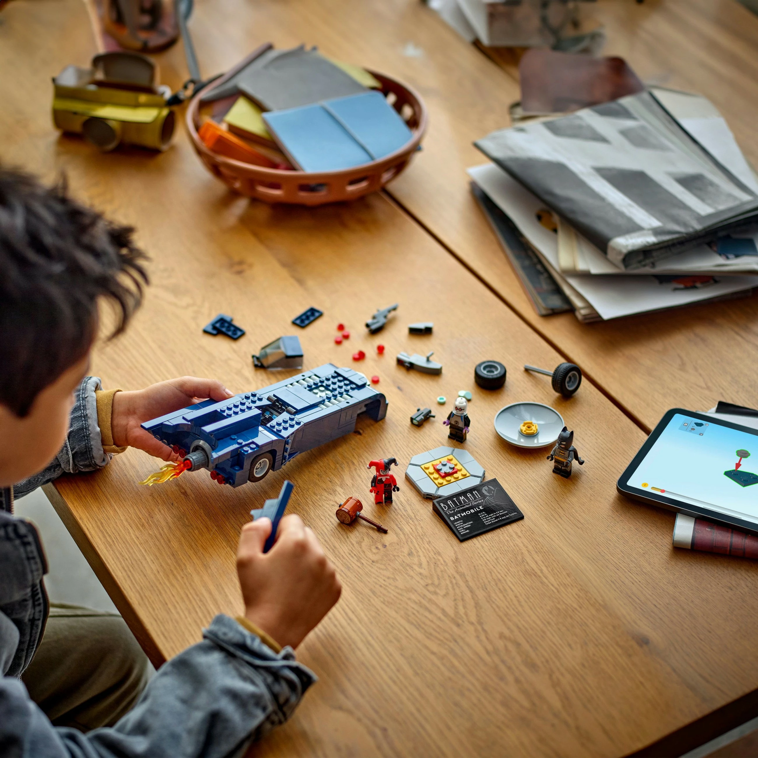 Set ndërtimi LEGO Batman me Batmobile, Harley Quinn dhe Mr. Freeze, 435 pjesë