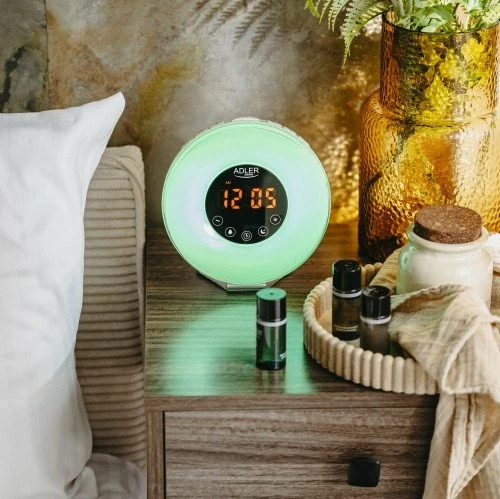 Orë alarmi me dritë Adler AD 1916, simulim lindje dielli, FM radio, USB-C, ndriçim ambient 6 ngjyra, multikolor