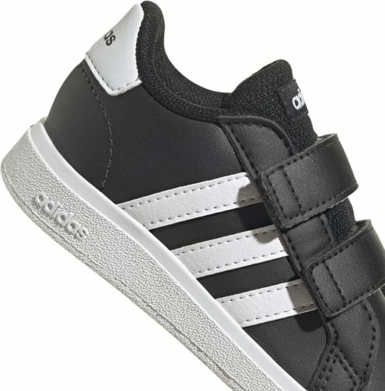 Këpucë për fëmijë adidas, të zeza