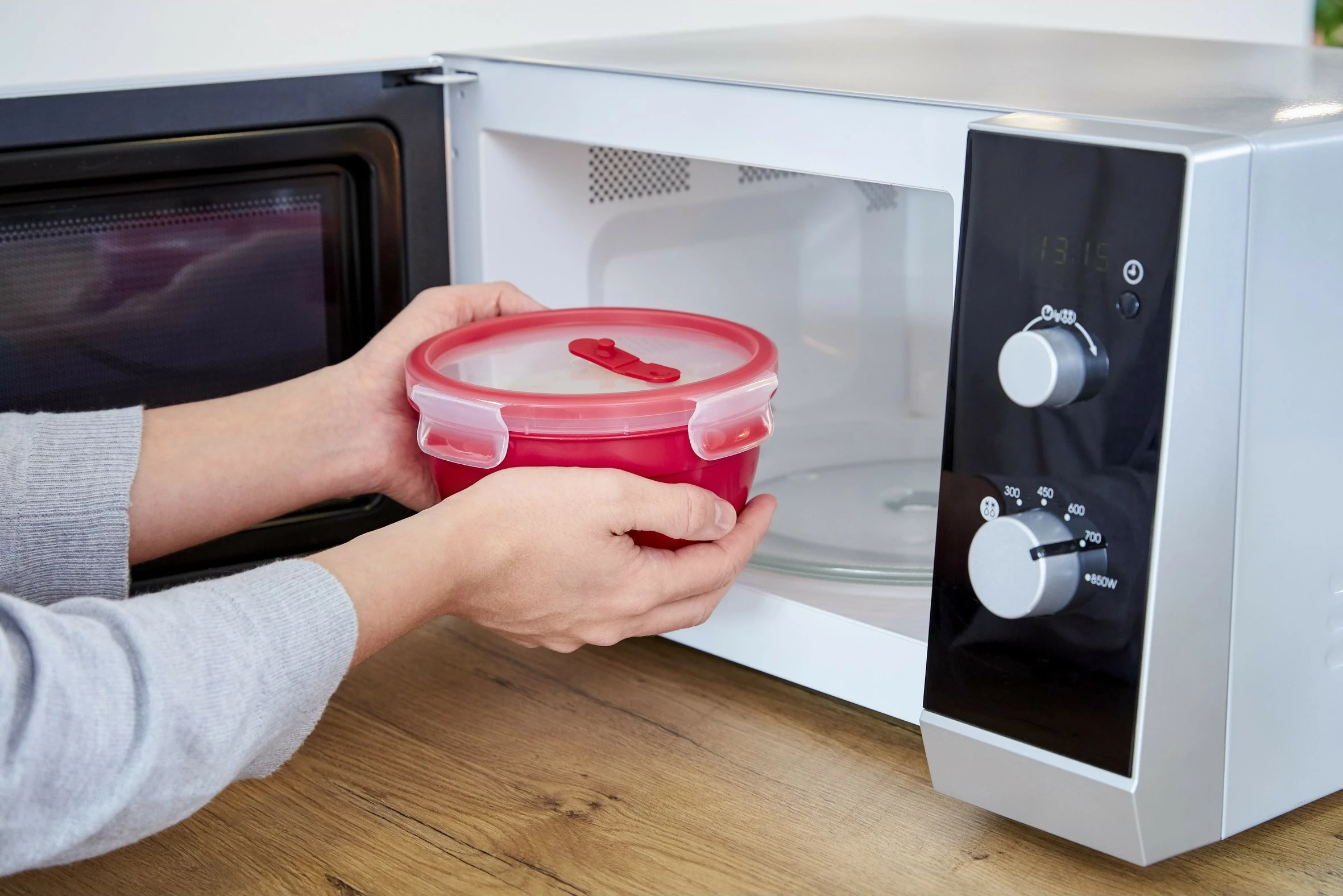 Enë mikrovale Emsa N1060600, plastike, e kuqe