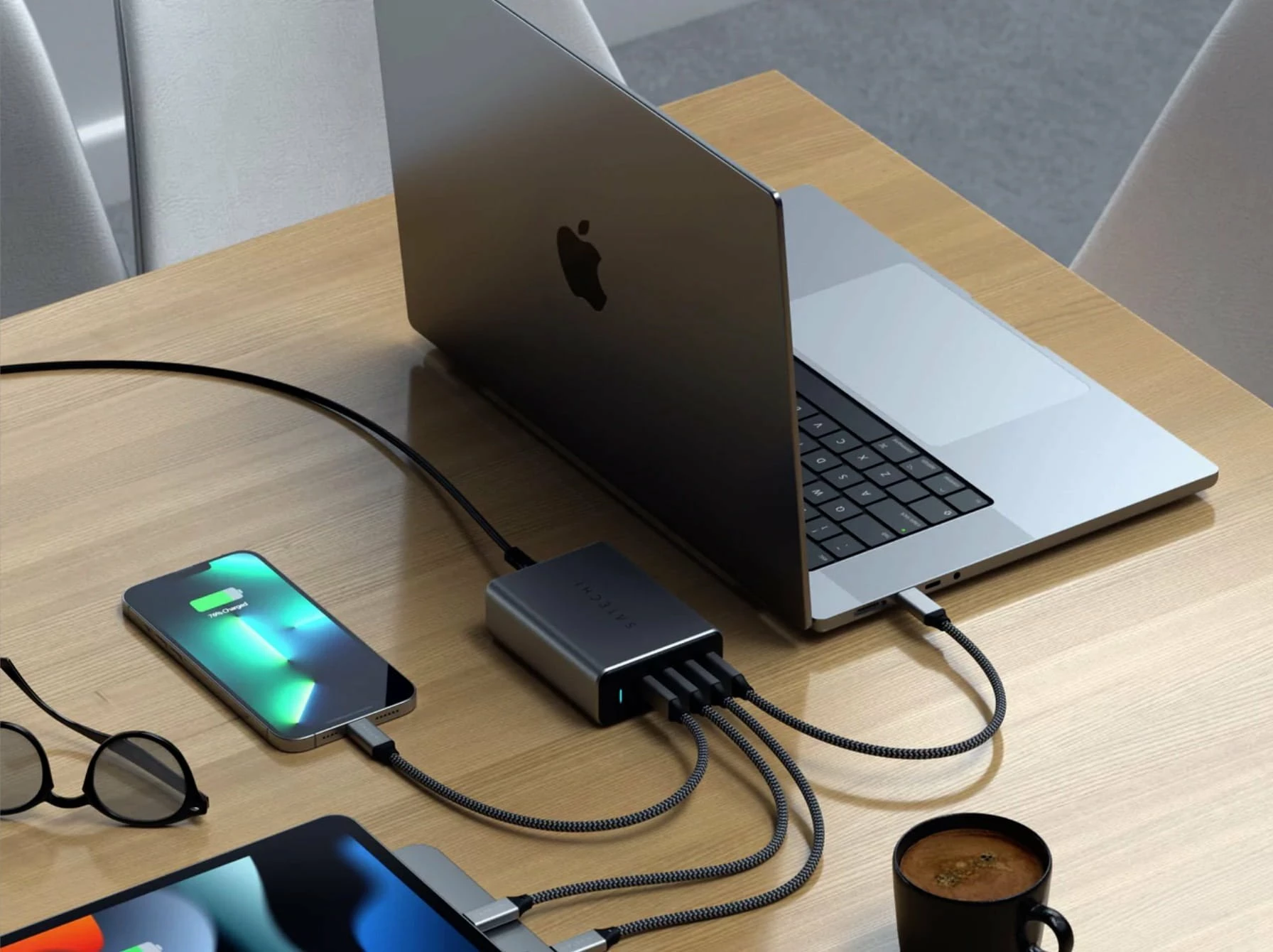 Karikues GaN Satechi ST-UC165GM-EU 165W 4x USB-C PD, i zi