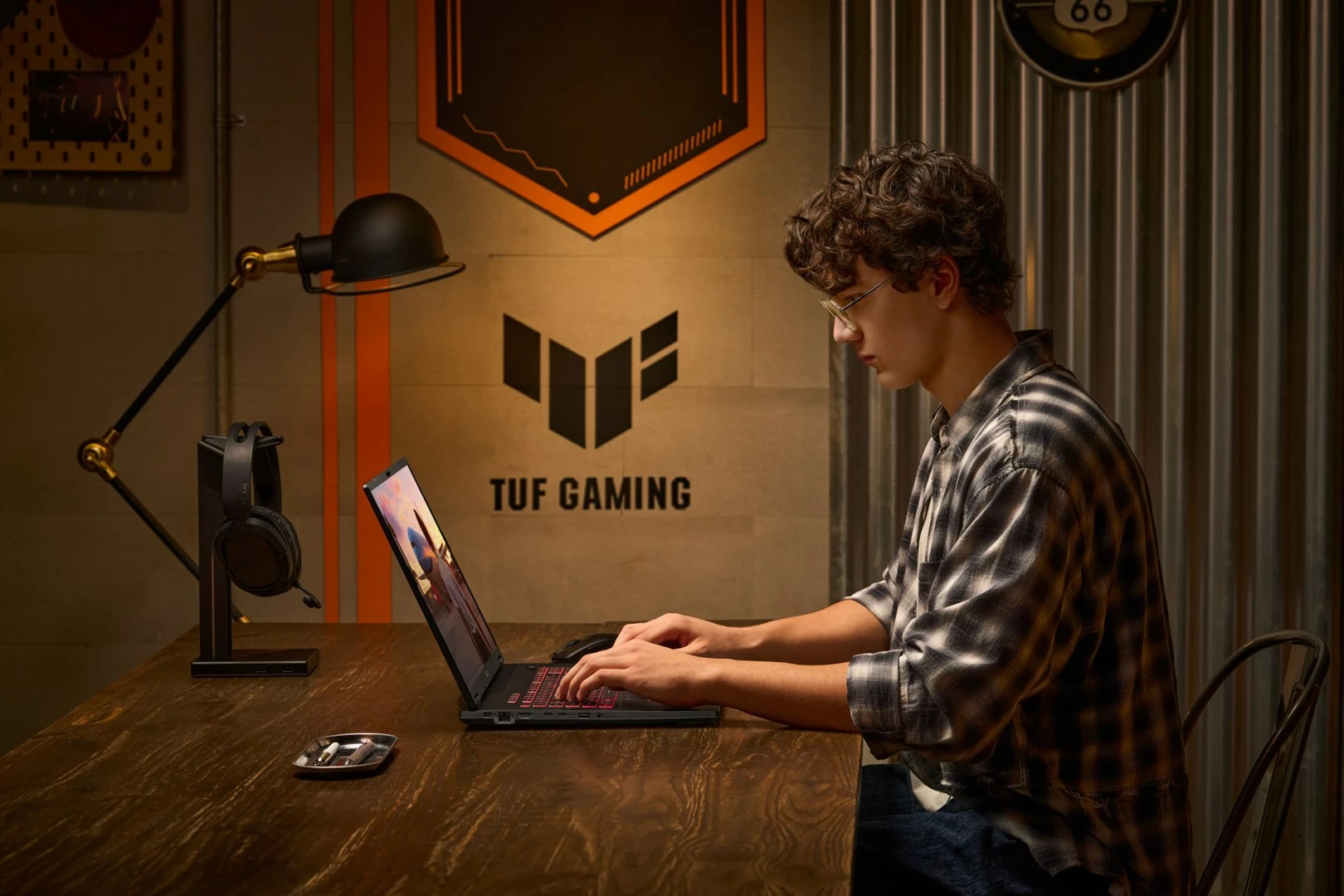 Laptop gaming ASUS TUF Gaming A18 FA808UM-S9058, 18", AMD Ryzen 7, 16 GB RAM, 512 GB SSD, NVIDIA RTX 5060, Gri