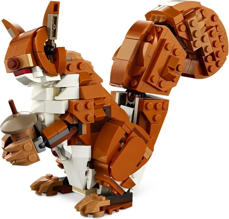 Set LEGO Creator 3-in-1 31154 Kafshët e pyllit: Dhelpra e kuqe