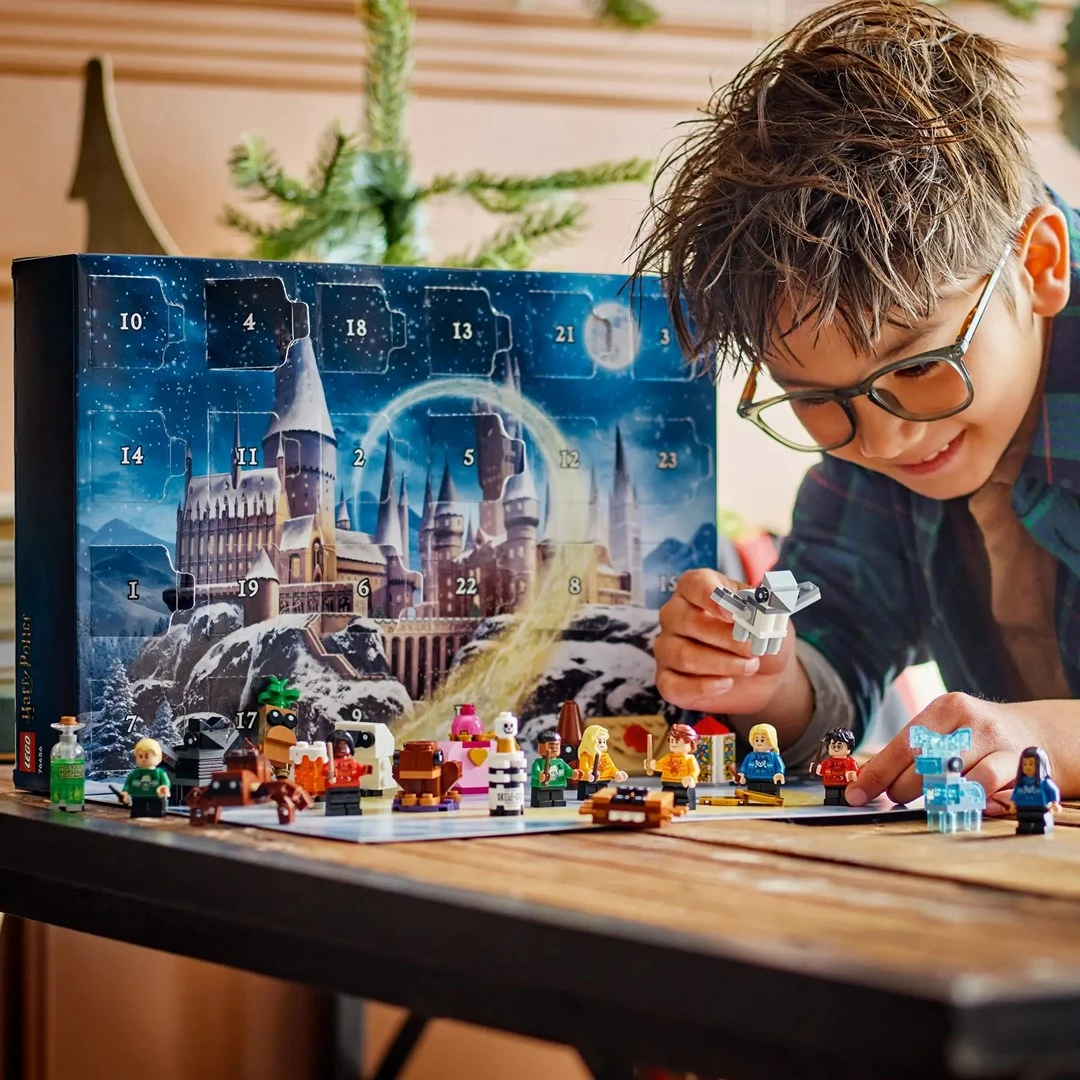 Kalendar advent LEGO Harry Potter 76456, 278 pjesë, 8 minifigura