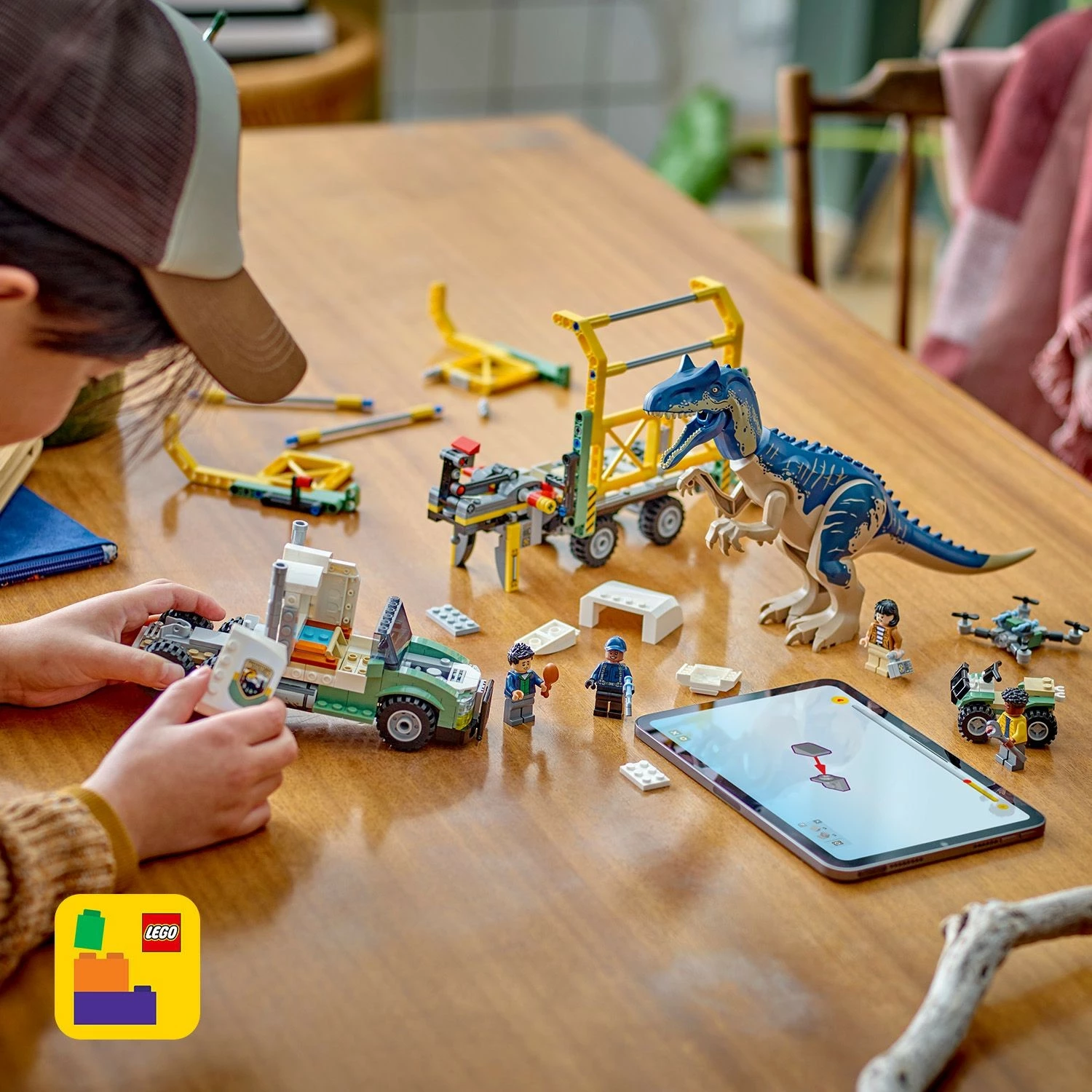 Set ndërtimi LEGO Jurassic World 76966, Allosaurus Transporter, 588 pjesë, multikolor