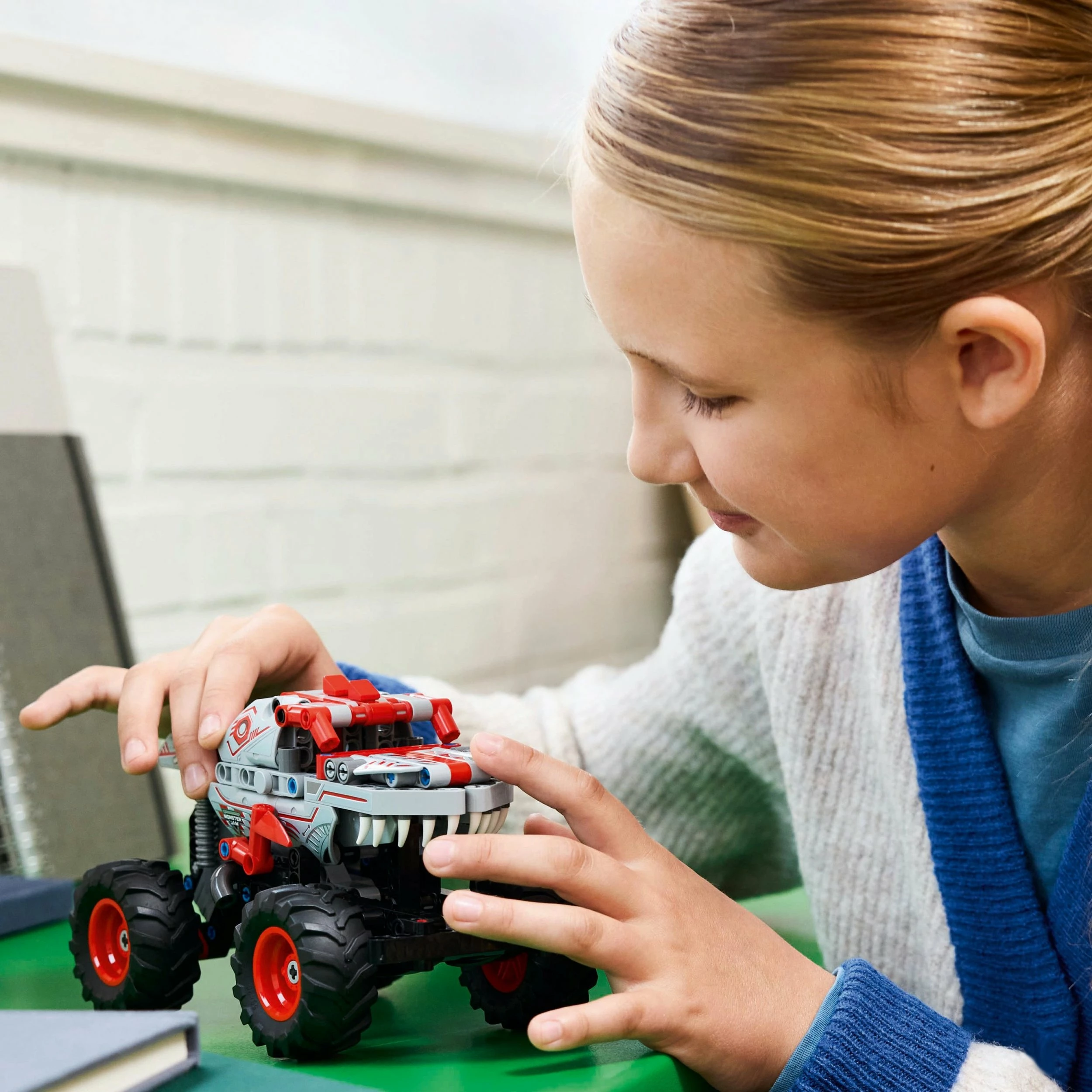 Set ndërtimi LEGO Technic Monster Jam ThunderROARus 42200, 232 copë, Pull-Back, gri/kuqe