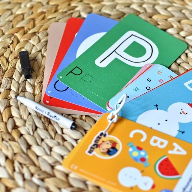 Set edukativ CzuCzu 3548 me libër 56 faqe dhe pisak me gomë, për fëmijë 3+