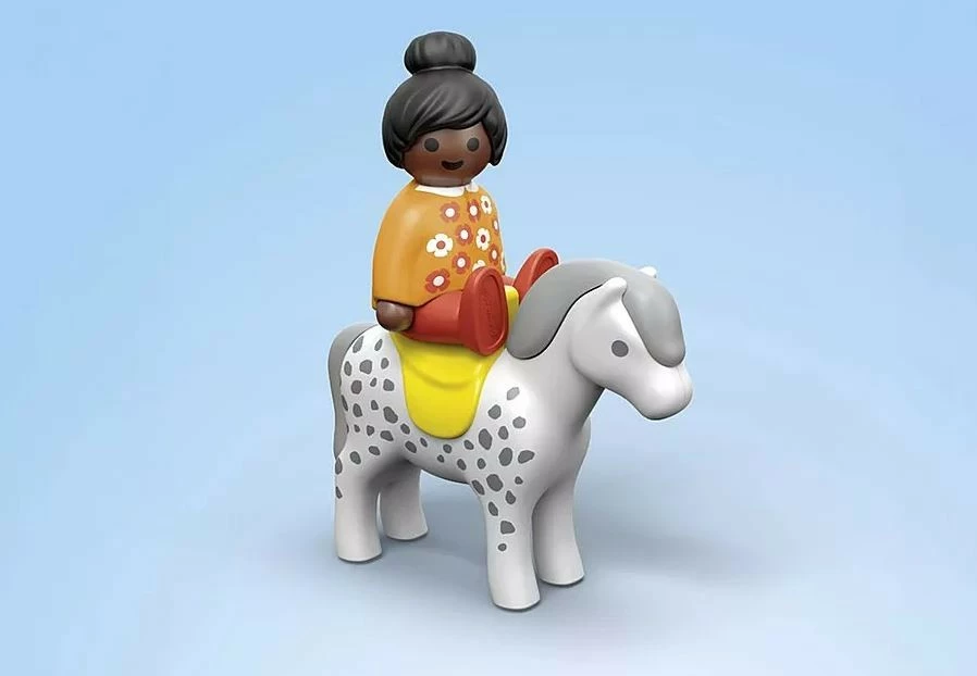 Set figurina Playmobil Junior 71690, hotel për kafshë me shpërndarës ushqimi, 21 pjesë, shumëngjyrëshe