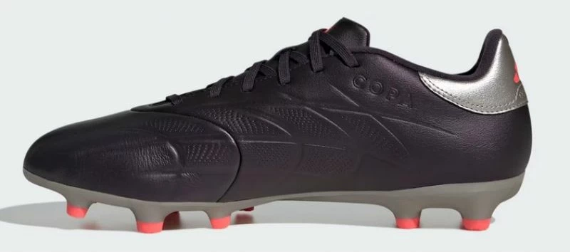 Atlete futbolli adidas për meshkuj dhe fëmijë, të zeza