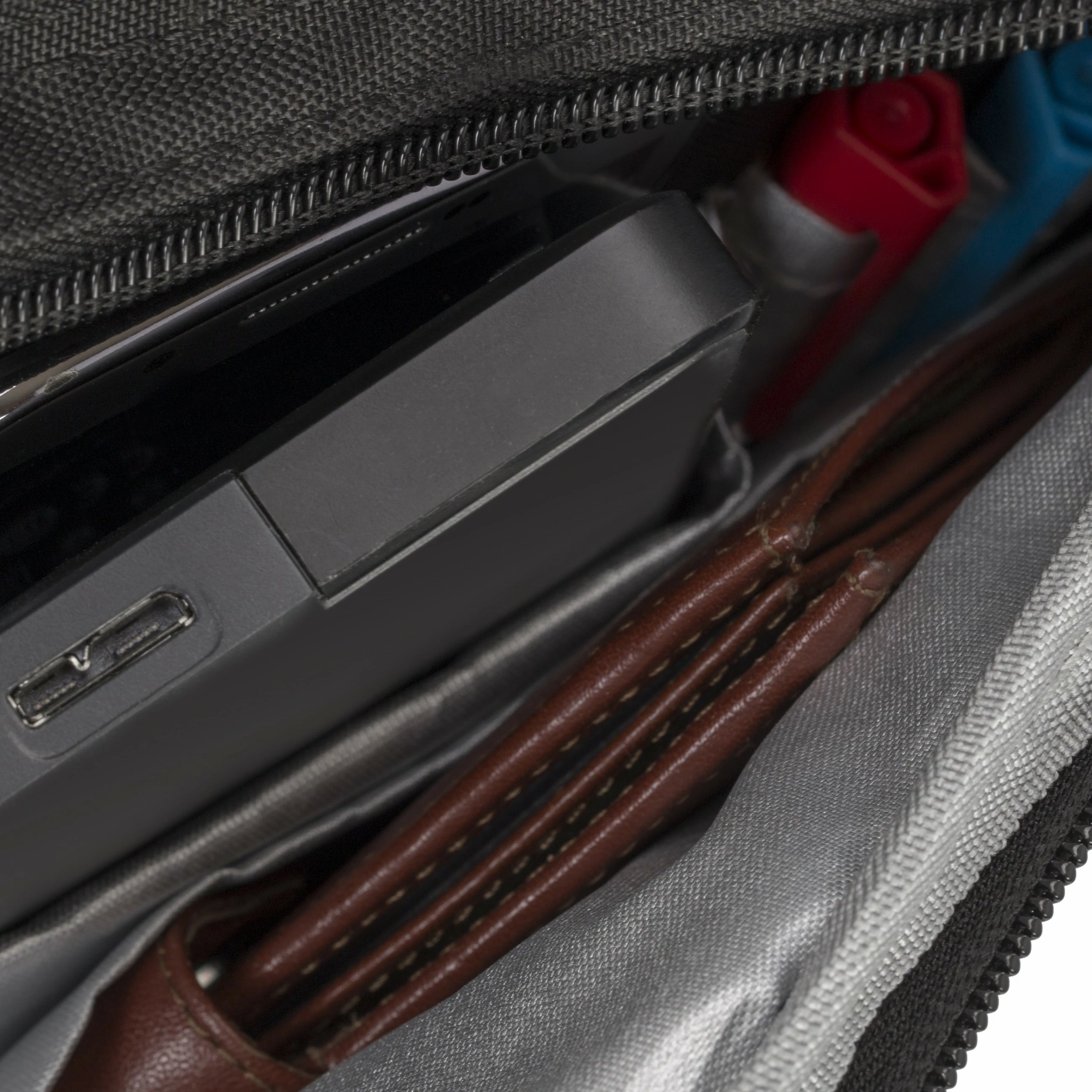 Mbështjellës laptopi RIVACASE NB Tasche Tiergarten 16.0" i zi