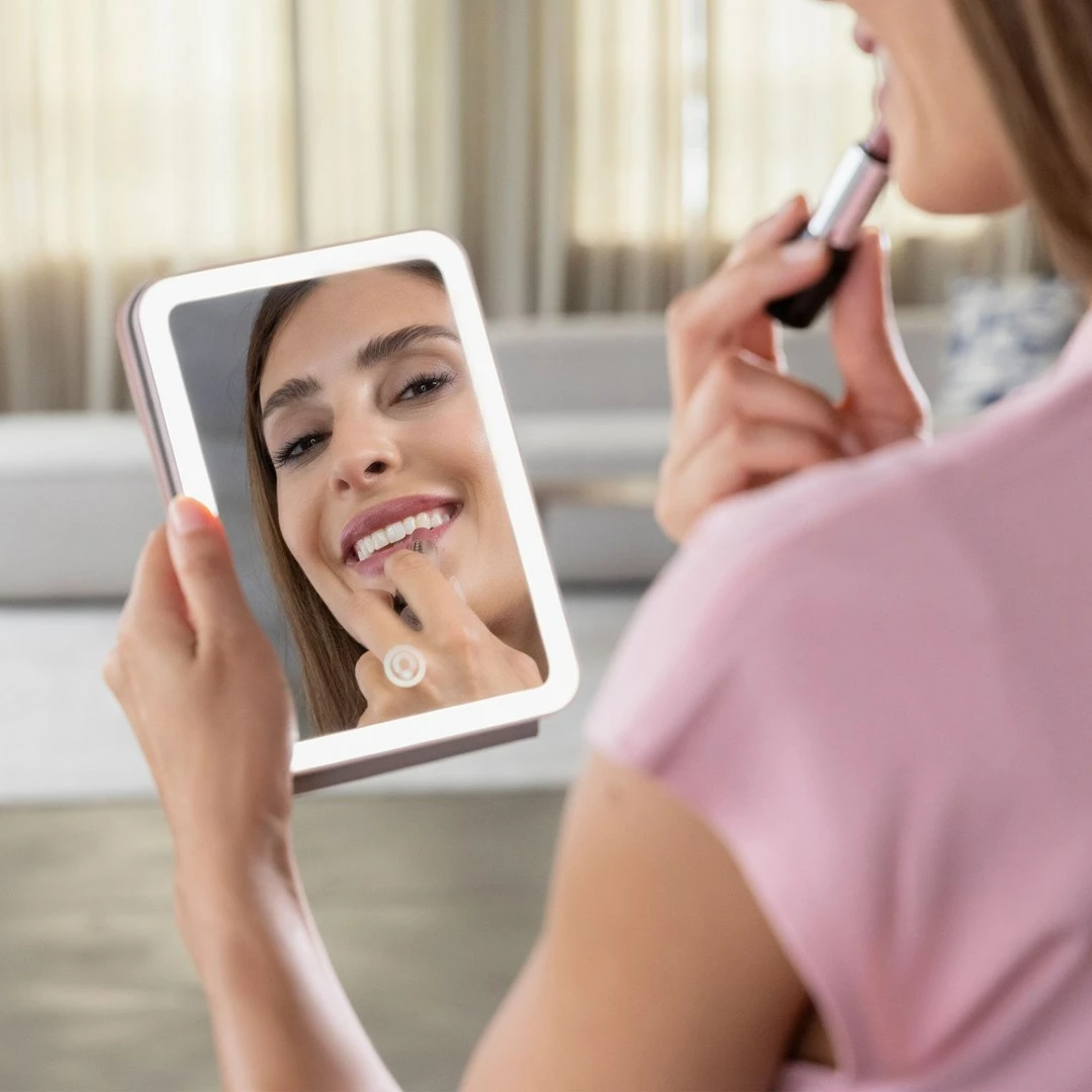 Pasqyrë tavoline Medisana CM 400 LED