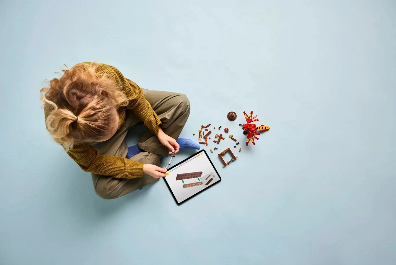 Set LEGO Harry Potter Fawkes: Dumbledore's Phoenix 76448, 299 pjesë