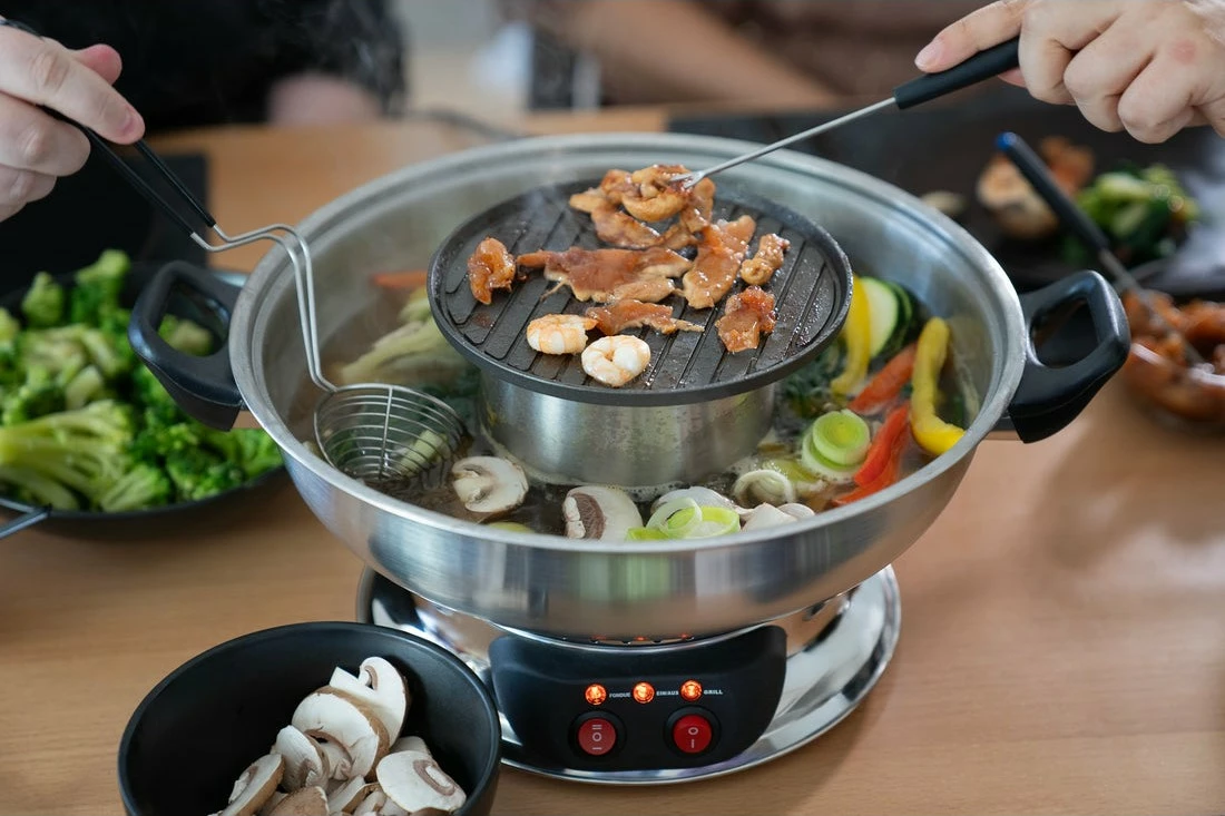 Set fondue UNOLD 48746, 6 persona, 2 L, i zi, çelik inox