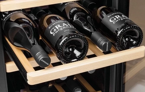 Frigorifer vere CASO WineExclusive 12, 12 shishe, 5–20°C, kompresor, e zezë