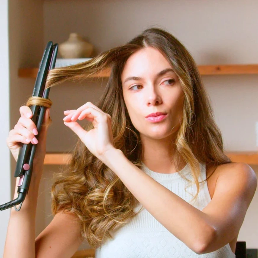 Hekur për drejtimin e flokëve Taurus Slimlook Ionic Pro, i zi